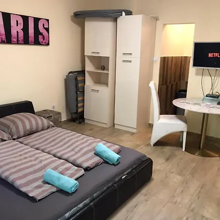 公寓 Roland Apartmant Zuglo *