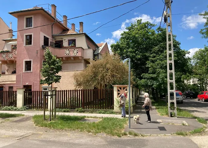 Roland Apartmant Zuglo شقة بودابست